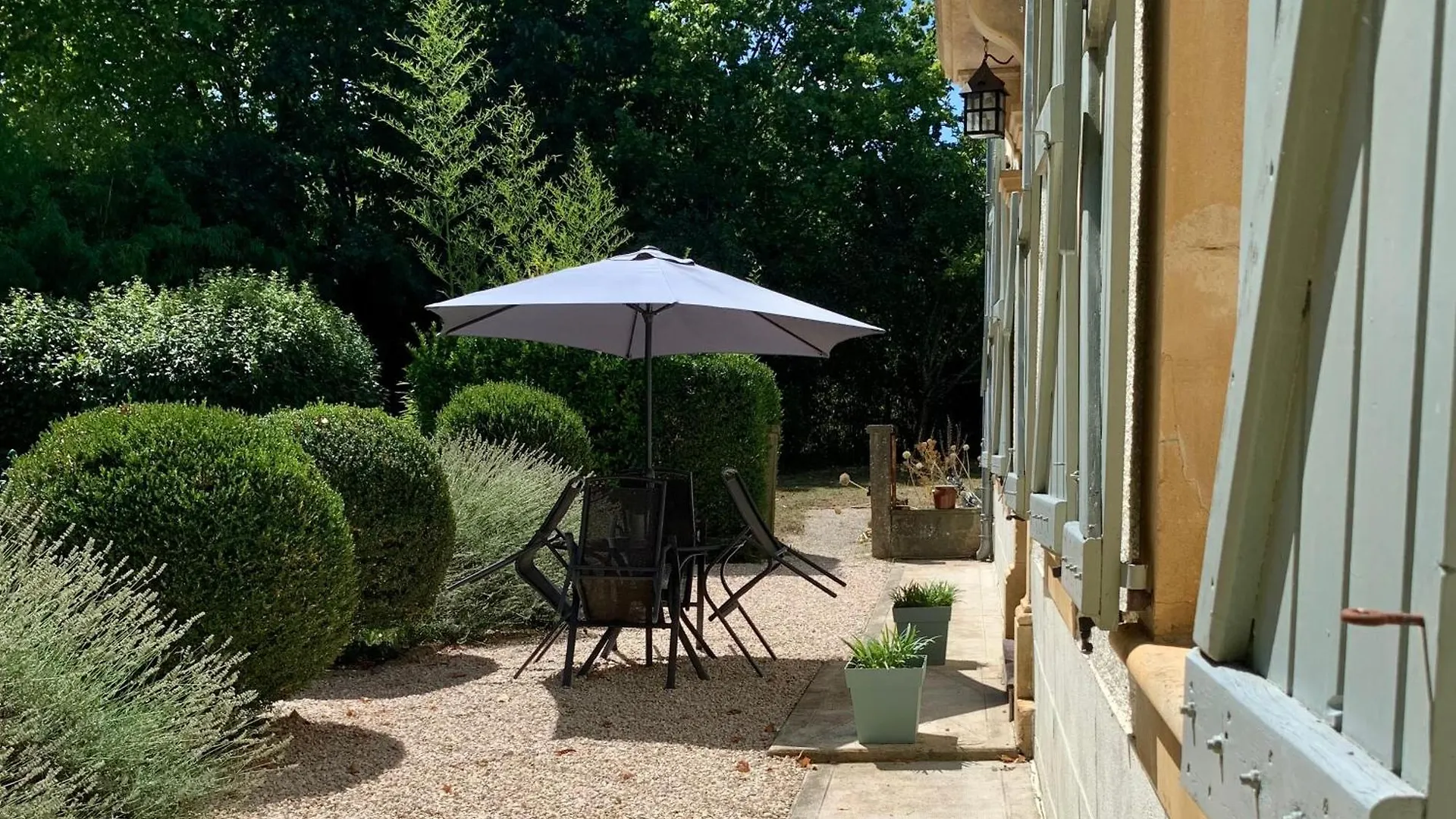 Nocleg ze śniadaniem Le Manoir Aux Volets Verts With Hot Tub Salerm